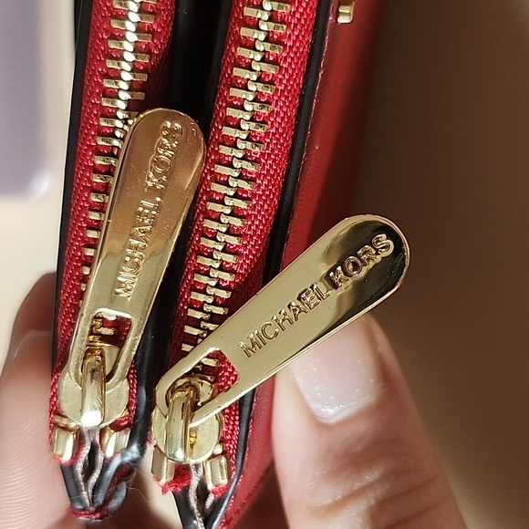 Red Michael Kors Saffiano Leather Wallet with Detachable Clutch Strap - Picture 2 of 8